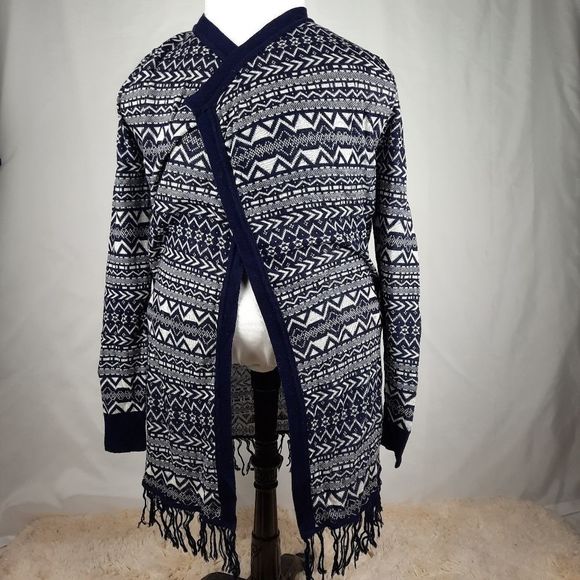 Charlotte Russe edge long sleeve fringe geometric print navy white small acrylic - Picture 6 of 11